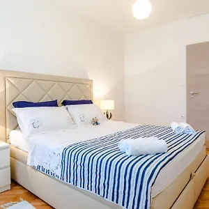  Apartment Mandalina