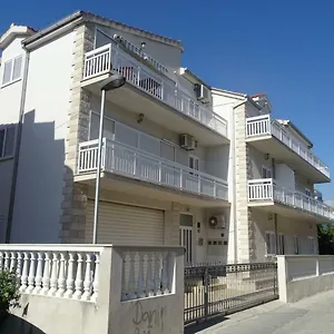  Apartment Paradise